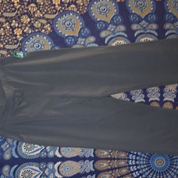 L.L. Bean Perfect Fit Straight Leg Med - Picture 6 of 7